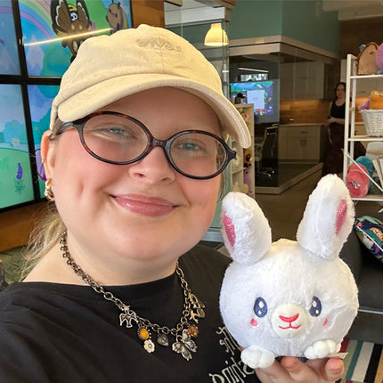 Snacker Fluffy Bunny S1E1